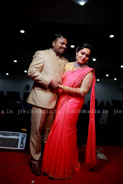 Jotheeshwaran + Niveditha